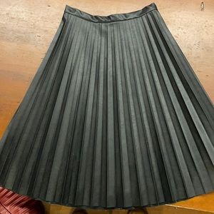 J. Crew faux leather pleated skirt 00 in black